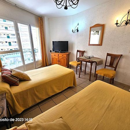 Estudio Acogedor Y Tranquilo En Zona Estupenda 푸엔히롤라 외부 사진