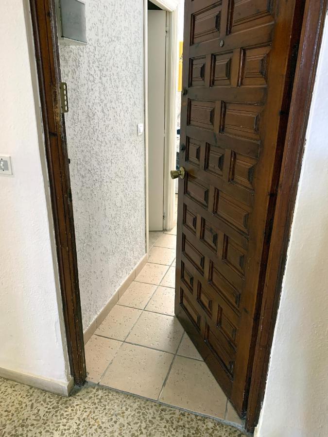 Estudio Acogedor Y Tranquilo En Zona Estupenda 푸엔히롤라 외부 사진